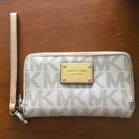 Michael Kors Wallet - Picture 1 of 3